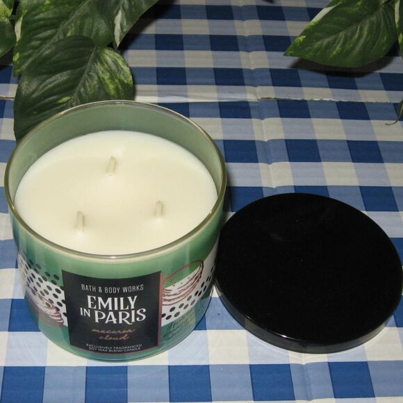 BBW Emily In Paris Macaron Cloud 3 Wick Candle 3 Wick Candle Limited Edition NIB - Picture 5 of 8